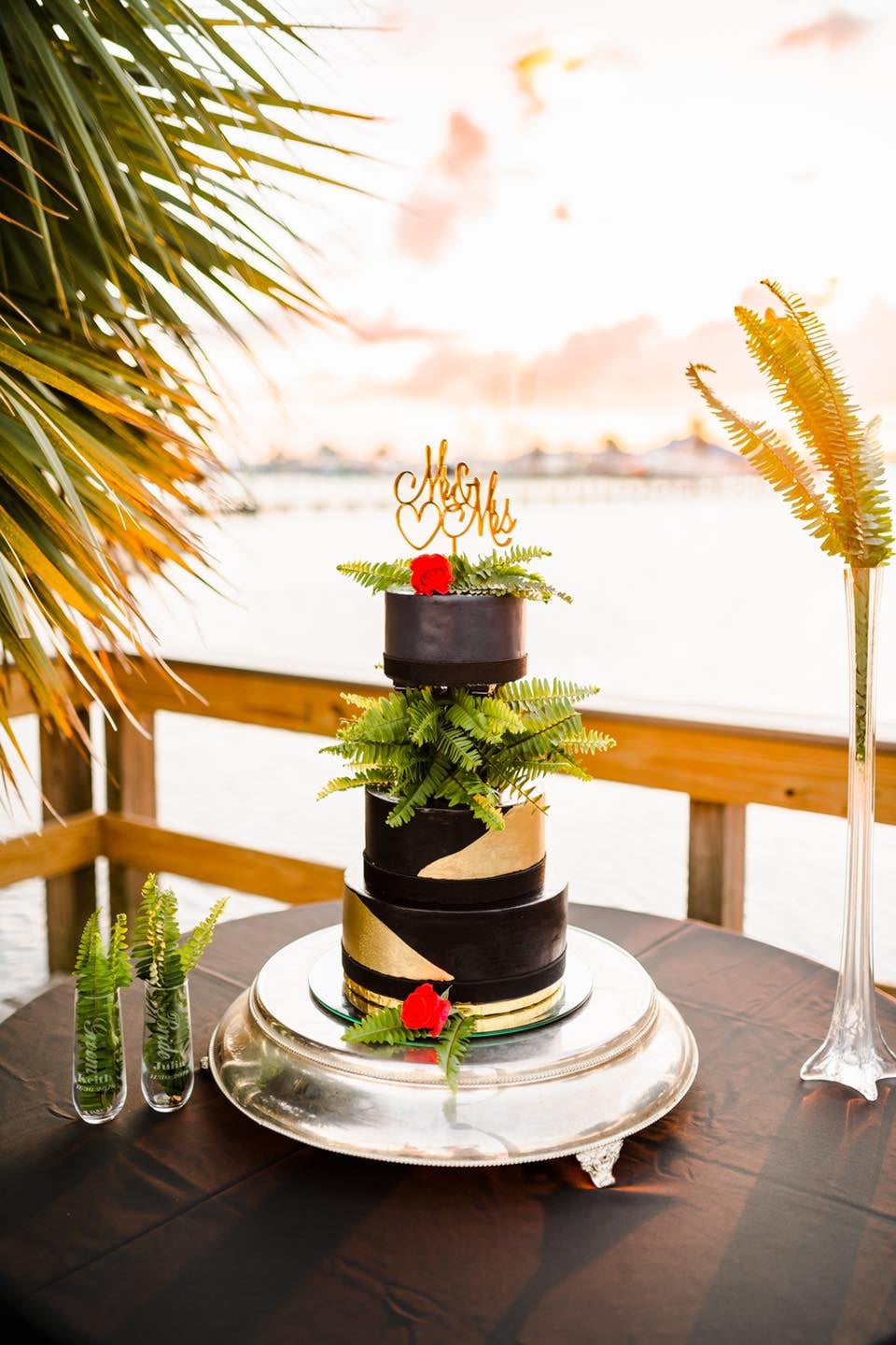 black and gold wedding cake